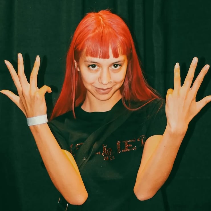 Press shot of AKRIILA taken by Vicente Labra
