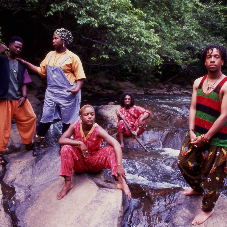 Photo of Arrested Development on the outskirts of Atlanta, Georgia 1 April 1992 (Photo by David Corio/Redferns)