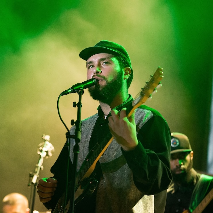 Nick Hakim performs on stage